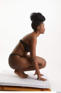 Dina Moses  1 kneeling underwear whole body 0007.jpg